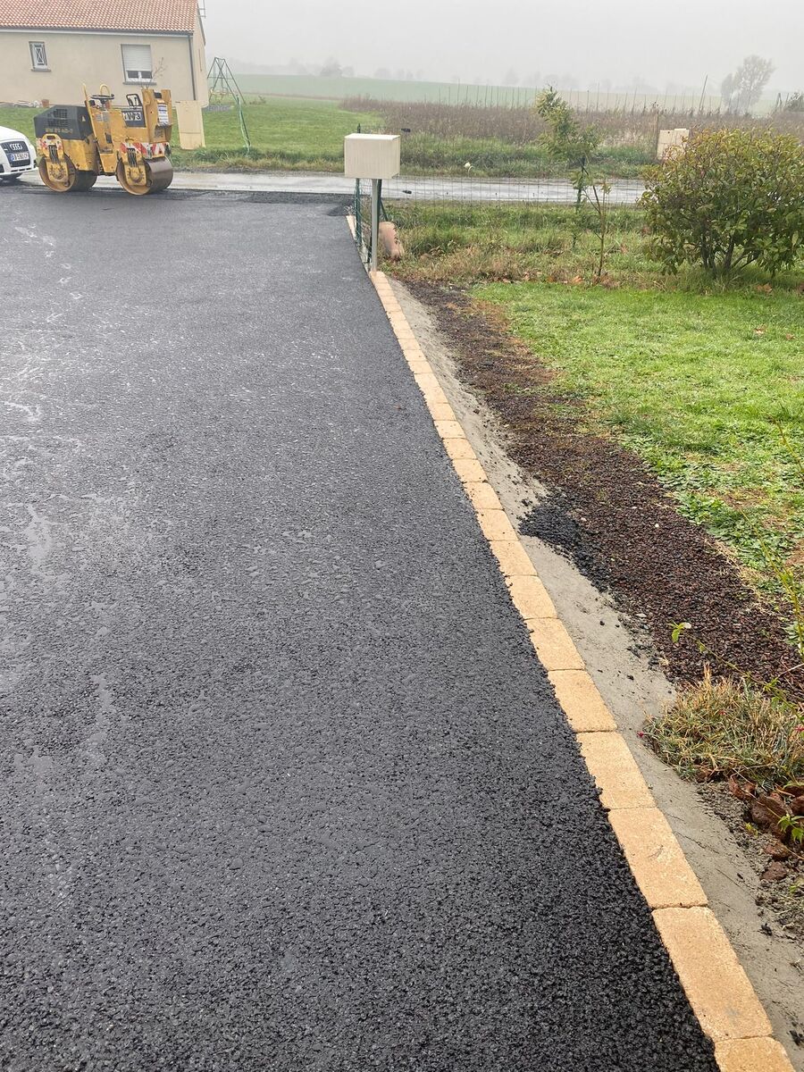 Terrassement et préparation de sol pour goudronnage dans le Tarn
